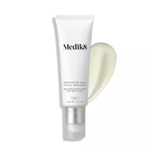 АНТИВІКОВИЙ СОНЦЕЗАХИСНИЙ КРЕМ З SPF 30 ADVANCED DAY TOTAL PROTECT™ MEDIK8