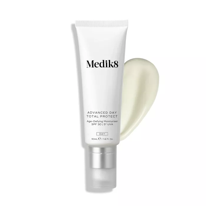 АНТИВІКОВИЙ СОНЦЕЗАХИСНИЙ КРЕМ З SPF 30 ADVANCED DAY TOTAL PROTECT™ MEDIK8