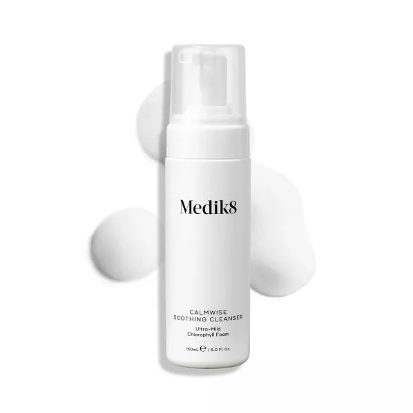 ПІНКА ДЛЯ ВМИВАННЯ CALMWISE™ SOOTHING CLEANSER MEDIK8