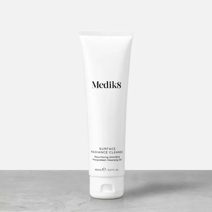 ГЕЛЬ ДЛЯ ВМИВАННЯ З КИСЛОТАМИ SURFACE RADIANCE CLEANSE™ MEDIK8