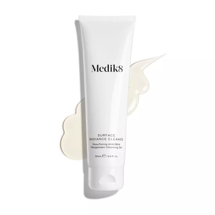 ГЕЛЬ ДЛЯ ВМИВАННЯ З КИСЛОТАМИ SURFACE RADIANCE CLEANSE™ MEDIK8